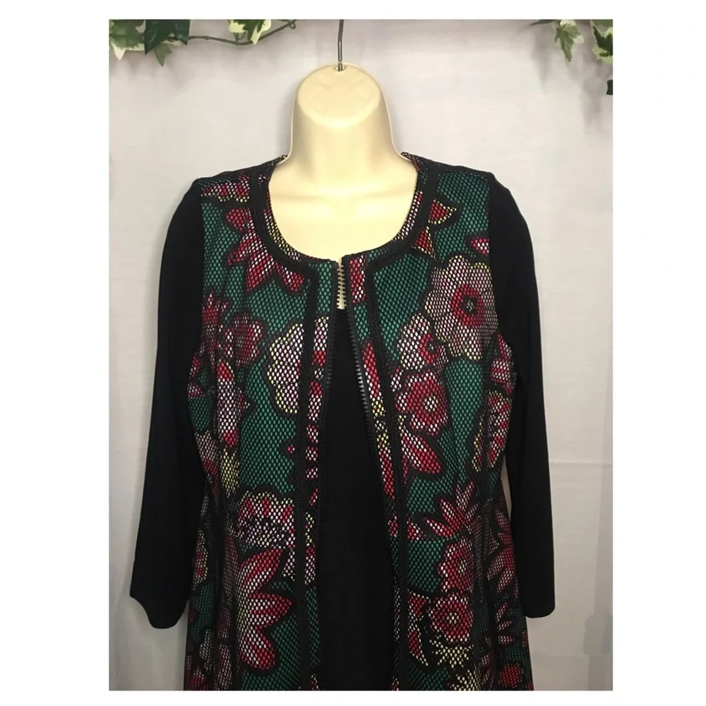 Johnston & Bell. Dress/coat. Gorgeous floral and mesh detail. Size 14 - Picture 6 of 16